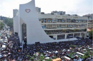 Con el título “Neopentecostales brasileños perforan África", el diario argentino Urgente24 ha publicado una extensa noticia sobre la secta brasileña llamada Iglesia Universal del Reino de Dios, que se ha multiplicado por unos 160 países. Por ejemplo, Mozambique. 