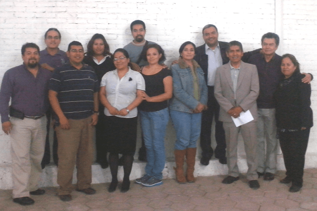 alumnos de 3o semestre de la licenciatura en Teología, y directores: Alejandro, Alberto, Roberto, Arcelia, Verónica, Alan, Cristal, Martha, Pbro. Edgar Gutiérrez, director del SGBC, Pbro. Cruz Hernández, Coordinador, Rodrigo y Libia.