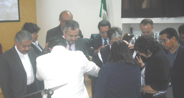 orando por invitados