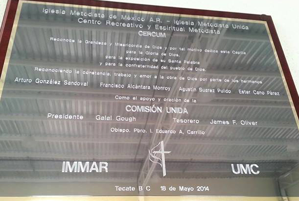 Placa develada en el Centro Recreativo y Espiritual Metodista