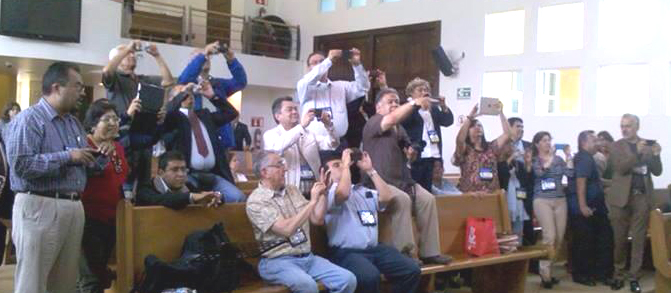 había más fotógrafos que  delegados