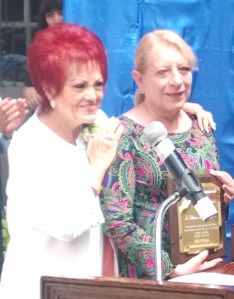 Maestras Virginia Reyes y Edelmira Acuña