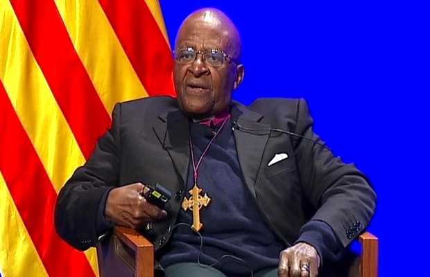 Desmond Tutu, a favor de la consulta catalana
