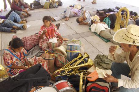 int rel.fam indigenas