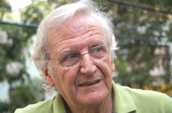 not int.en medio de aleluyas