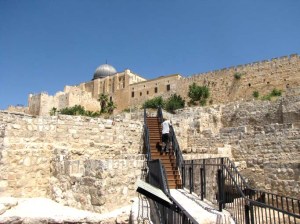 Today was inaugurated the First Temple Period Ophel City Walls Site in the Walls Around Jerusalem. June 21 2011. Photo courtesy of the Israel Antiquities Authority /Flash90 *** Local Caption *** ??? ????? ????? ? ?? ??????????? ??????? ?????? ?????? ?????? ????? ???????? ????? ??????? ??????????? ???? ??????