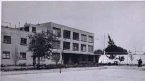 Lago Mask, edificio construido para Seminario.